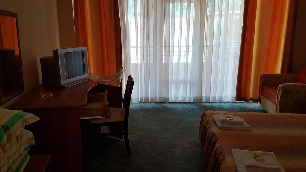 Hotel Venecia Primorsko Zewnętrze zdjęcie